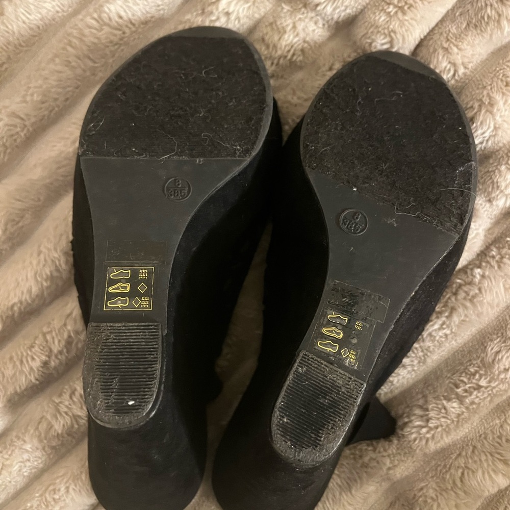 Chinese Laundry Peep Toe Wedges - Picture 7 of 7